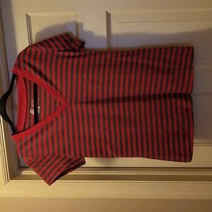 Very cute v-neck top